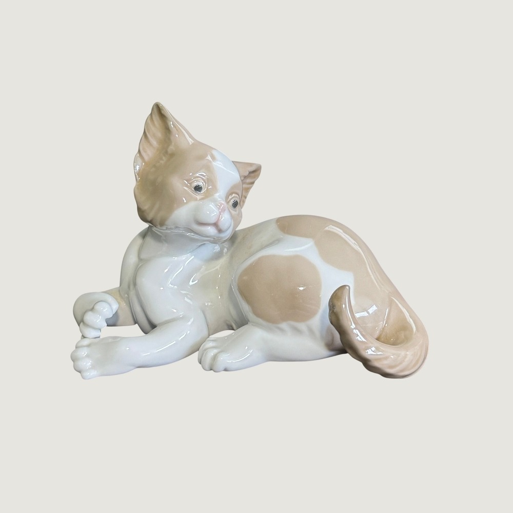 Lladro 5114 Playful Kitten Cat Porcelain Figurine Tan White Spain 1981